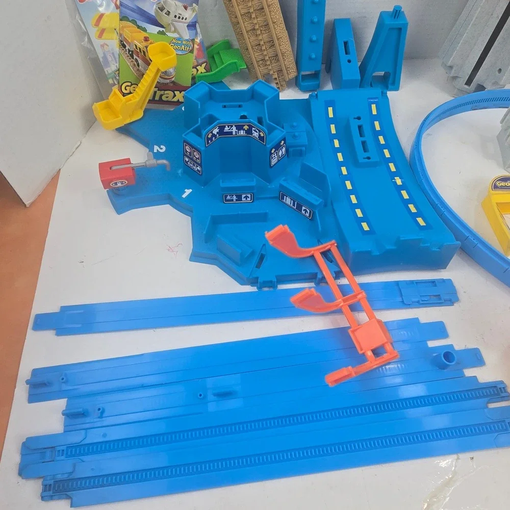 Fisher-Price GeoTrax GeoAir High Flyin Airport N0142 Track Tower Lot NO RC/PLANE
